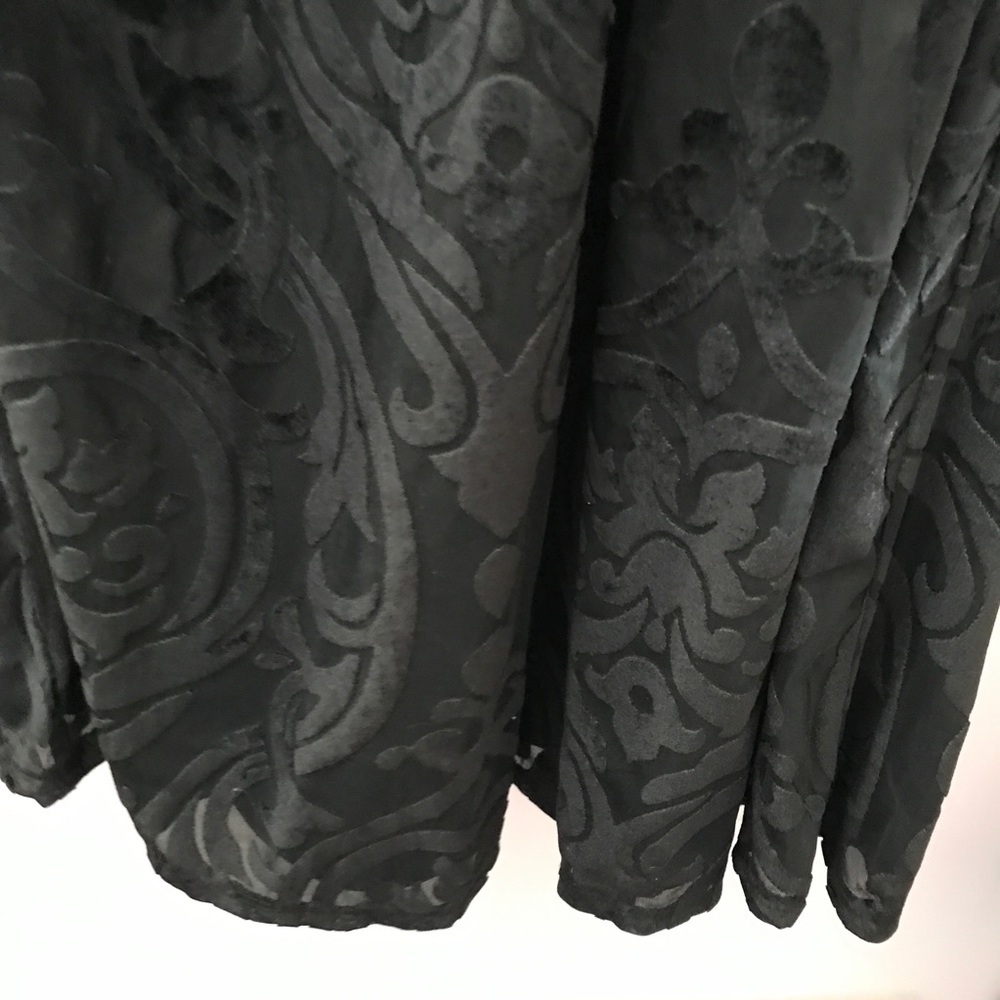 Velvet Black Dress - Picture 4 of 5
